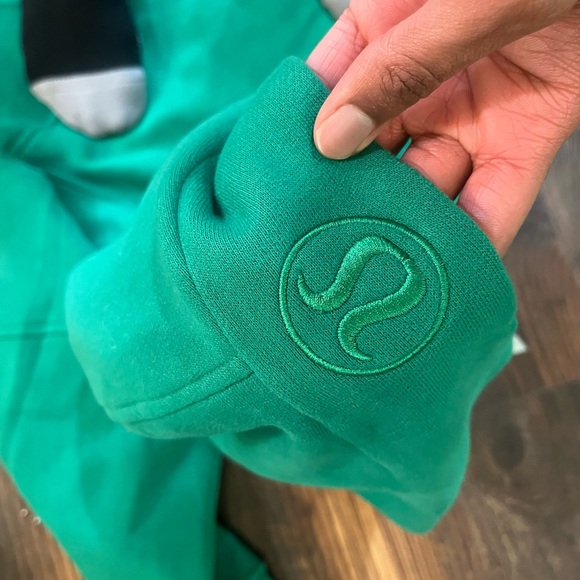 Lululemon women's oversized raceway green full zip cropped scuba hoodie - Picture 7 of 9